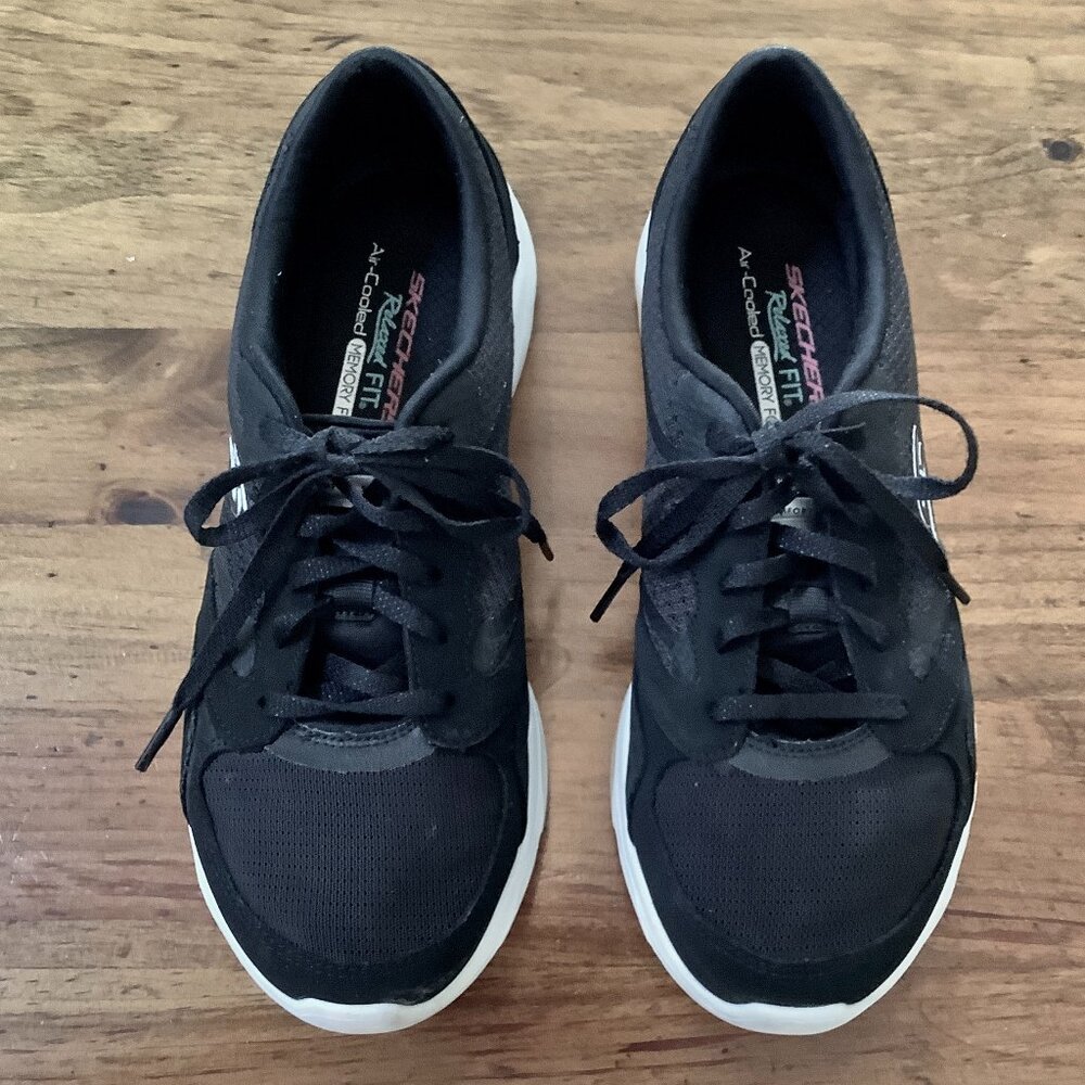 Women Skechers Relaxed Fit Air Cooled Black Sneaker 9.5